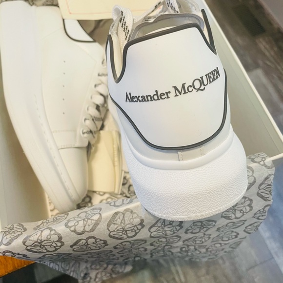 White and black Alexander McQueens Size 7 1/2 350$ - Picture 2 of 4